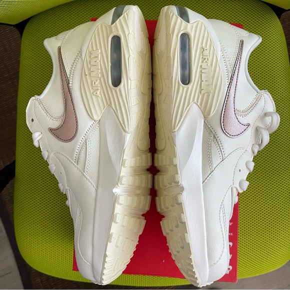 Women's Nike Air Max Excee Lea Sail/Mtlc Red Bronze (DM0837 100) Sold Out Rare - Picture 8 of 9